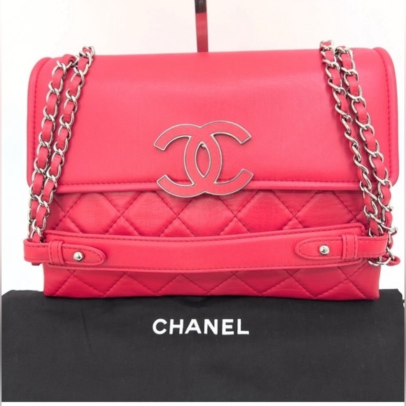 Chanel Series 19 Flap Quilted Leather
Medium Bag - Picture 1 of 13